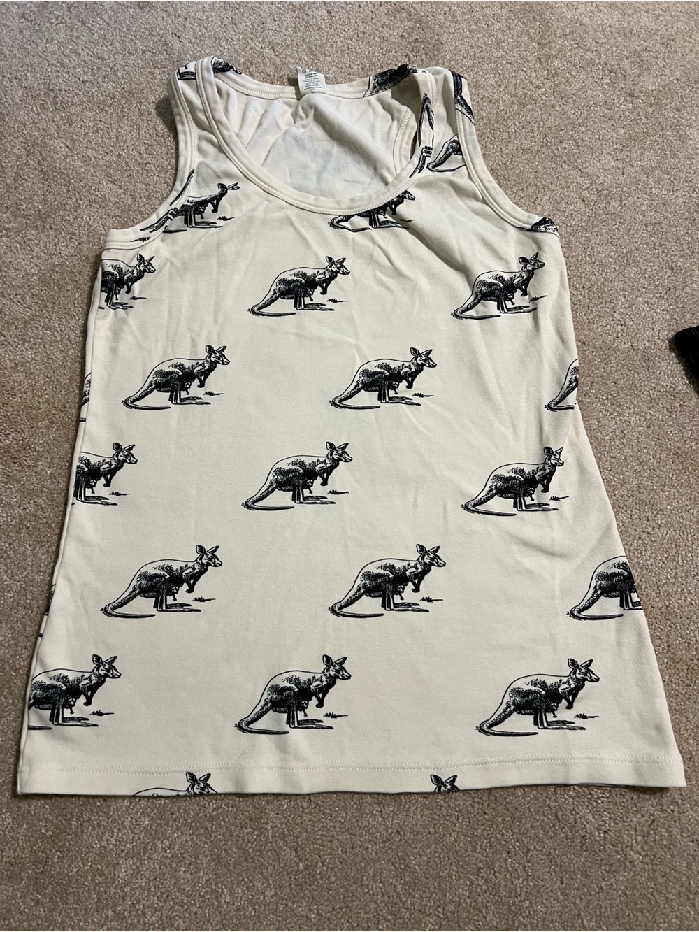 Kate Quinn Kangaroo Women’s Tank size large
